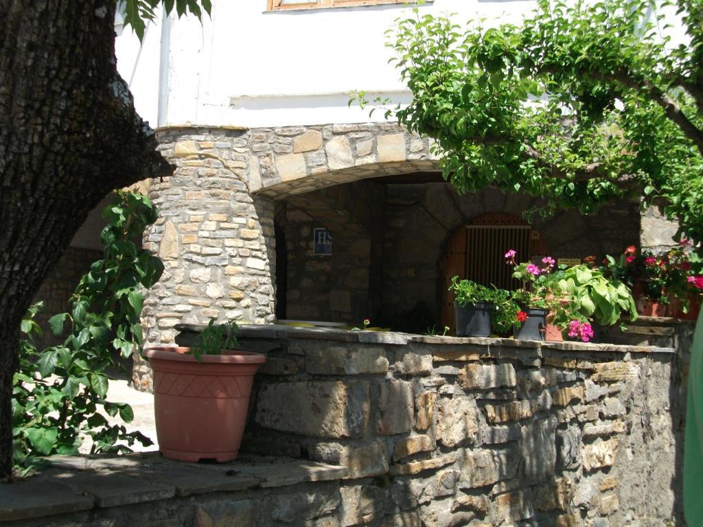 Apartamentos Arcos De Solana Vilas del Turbon Екстер'єр фото