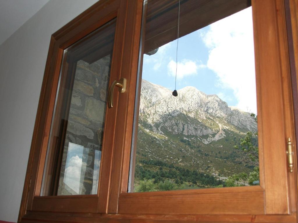 Apartamentos Arcos De Solana Vilas del Turbon Екстер'єр фото